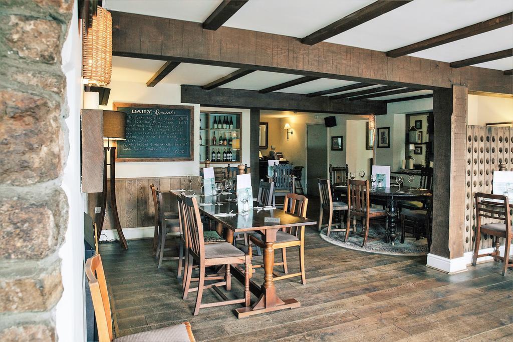 Rose And Crown 3*